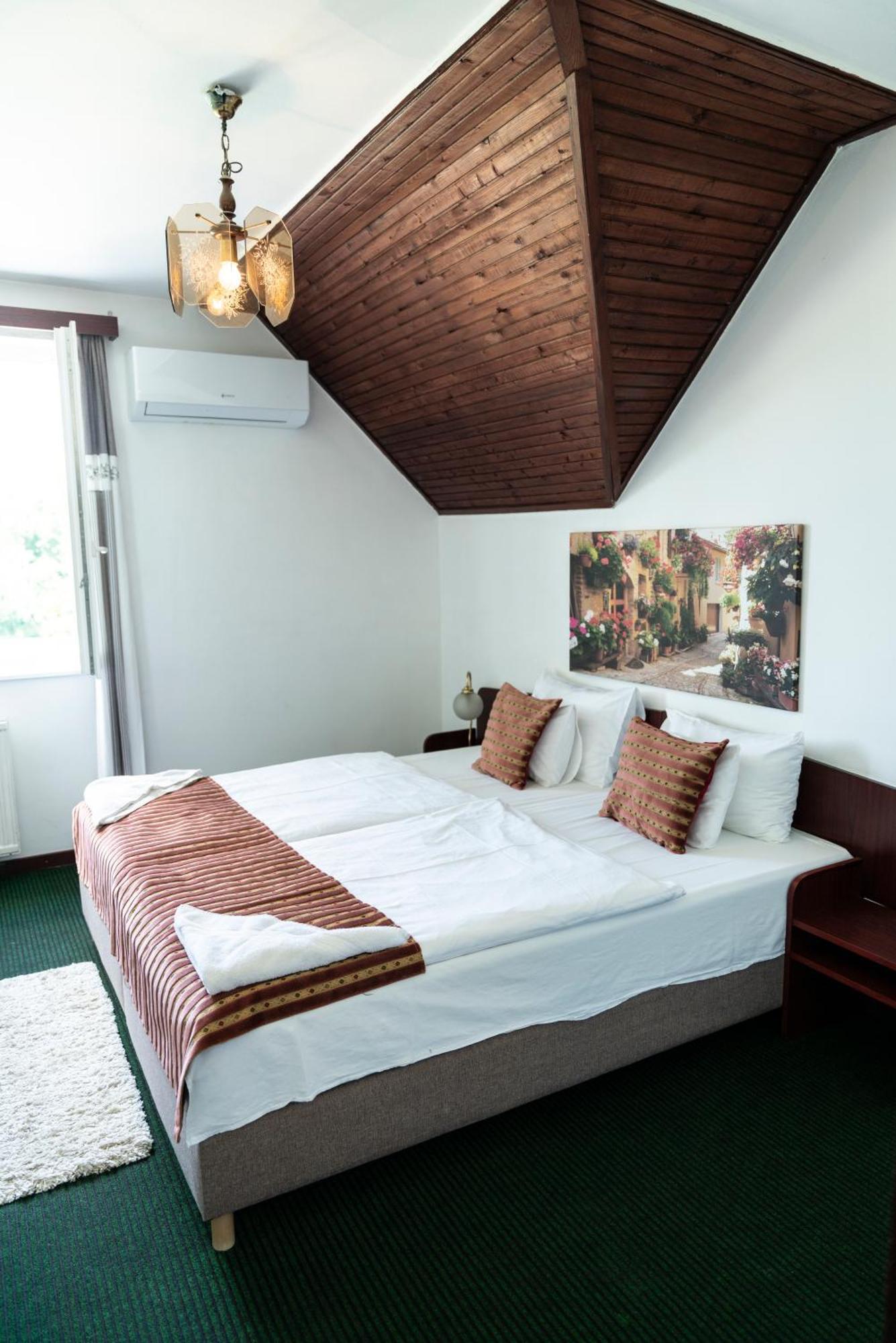 Bagoly Fogado Hotel Gyömrő Bagian luar foto