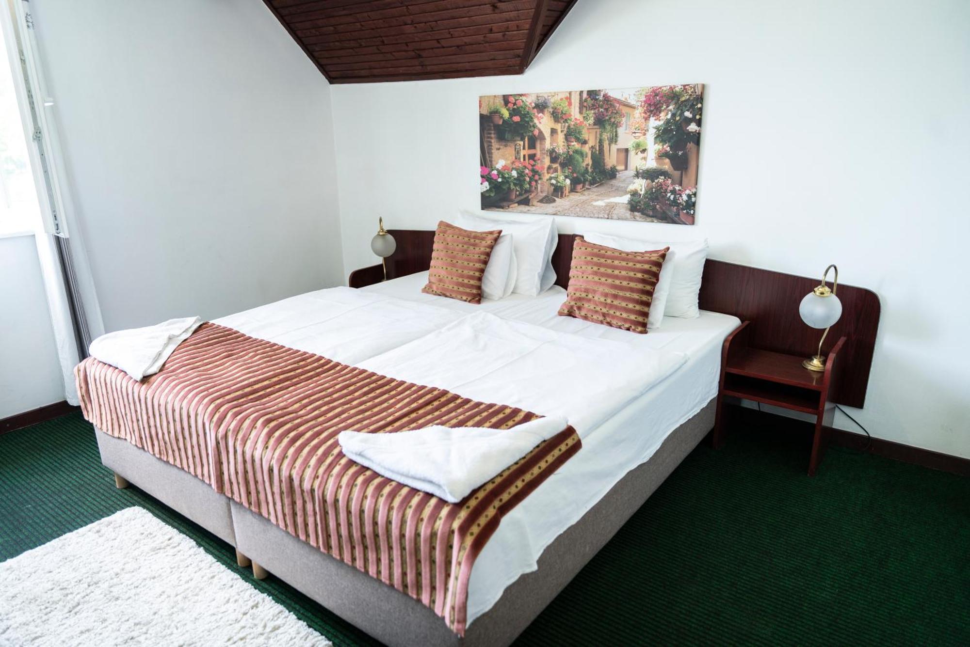 Bagoly Fogado Hotel Gyömrő Bagian luar foto