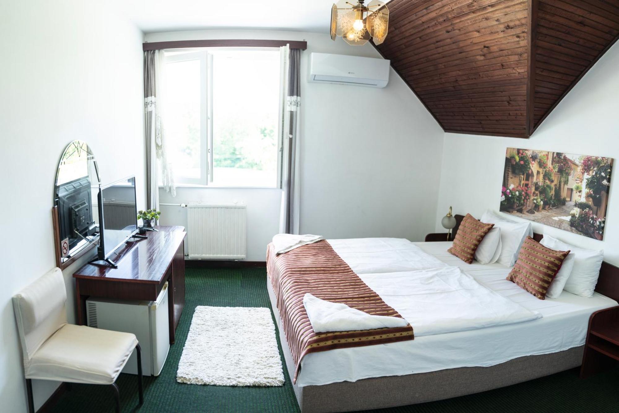 Bagoly Fogado Hotel Gyömrő Bagian luar foto